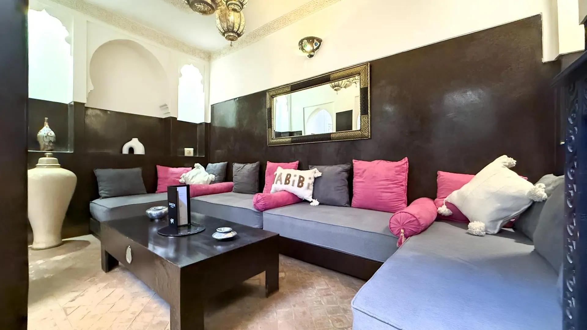 Riad Privatif Avec Piscine Chauffee Au Coeur De La Medina Et Petits-Dejeuners Inclus Marrakesh Villa