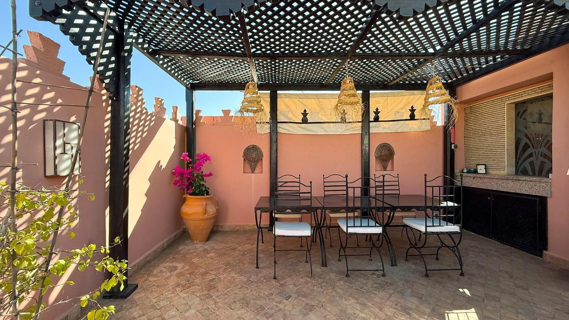 别墅 Riad Privatif Avec Piscine Chauffee Au Coeur De La Medina Et Petits-Dejeuners Inclus 马拉喀什